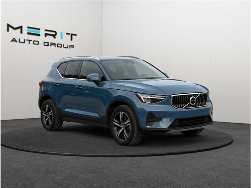 2024 Volvo XC40 B5 Core Bright Theme