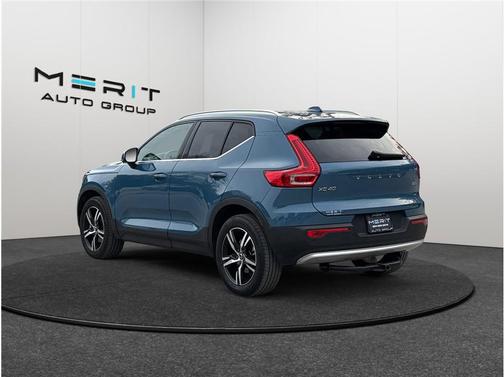2024 Volvo XC40 B5 Core Bright Theme