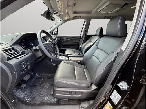 2022 Honda Pilot Touring 8-Passenger