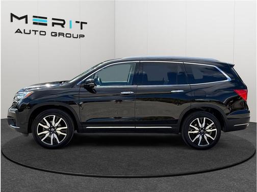 2022 Honda Pilot Touring 8-Passenger