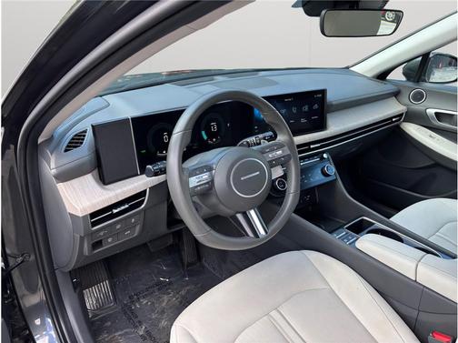 2025 Hyundai SONATA Hybrid SE