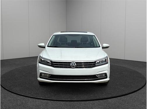 2018 Volkswagen Passat 2.0T SE