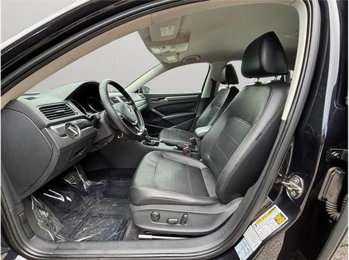 2017 Volkswagen Passat 1.8T R-Line w/Comfort
