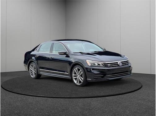 2017 Volkswagen Passat 1.8T R-Line w/Comfort