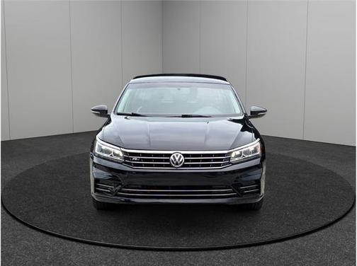 2017 Volkswagen Passat 1.8T R-Line w/Comfort