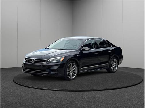 2017 Volkswagen Passat 1.8T R-Line w/Comfort