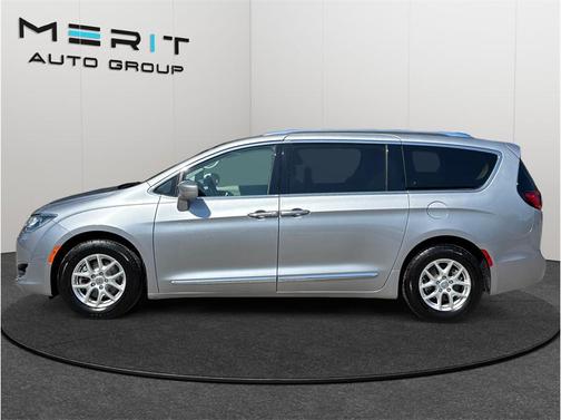 Billet Silver Metallic Clearcoat 2020 Chrysler Pacifica Touring L