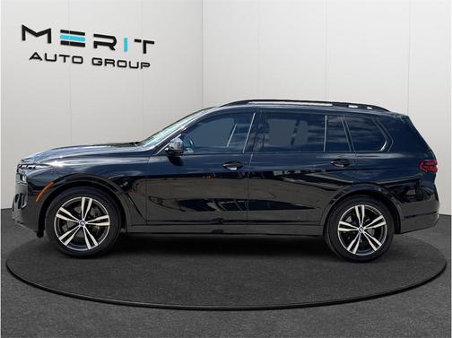 Black 2023 BMW X7 xDrive40i