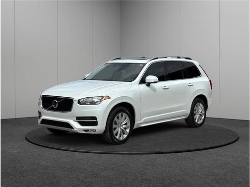 2016 Volvo XC90 T6 Momentum