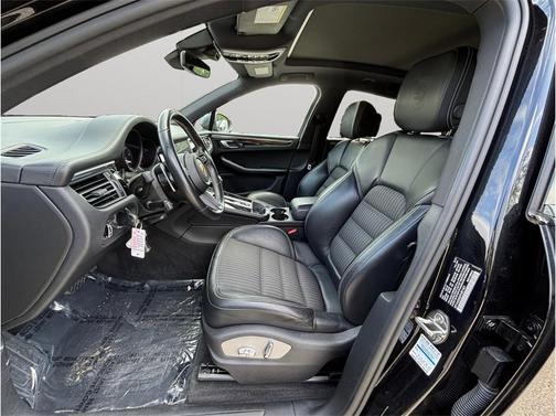 Black 2023 Porsche Macan Macan Sport Edition
