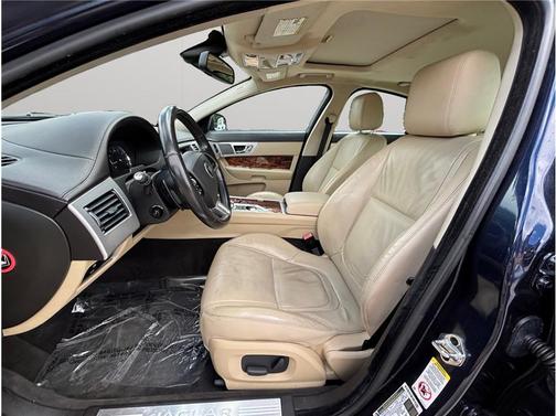 2015 Jaguar XF 2.0T Premium