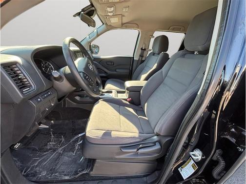 2022 Nissan Frontier S