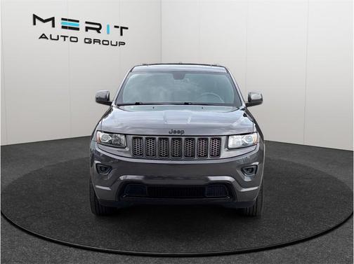 Granite Crystal Metallic Clearcoat 2015 Jeep Grand Cherokee Altitude