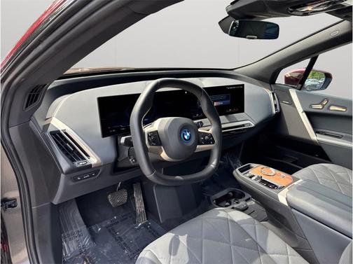Aventurin Red Metallic 2023 BMW iX xDrive50