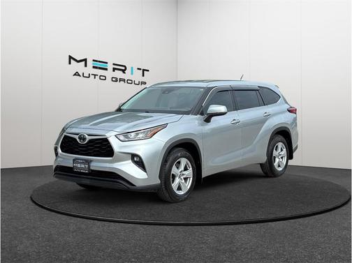 Celestial Silver Metallic 2020 Toyota Highlander LE
