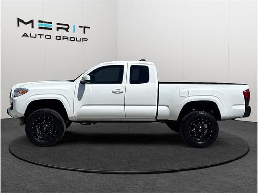 White 2022 Toyota Tacoma SR