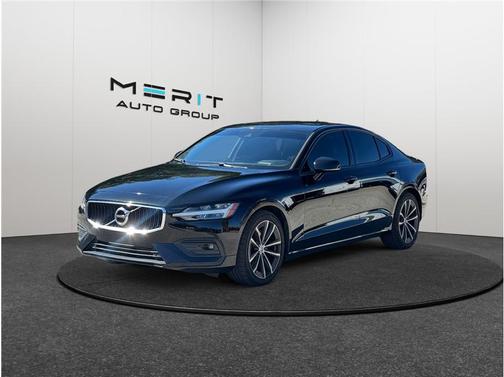 2021 Volvo S60 T5 Momentum