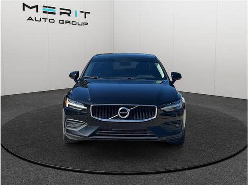 2021 Volvo S60 T5 Momentum