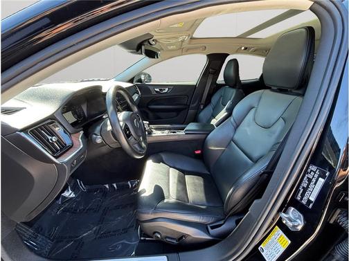 2021 Volvo S60 T5 Momentum