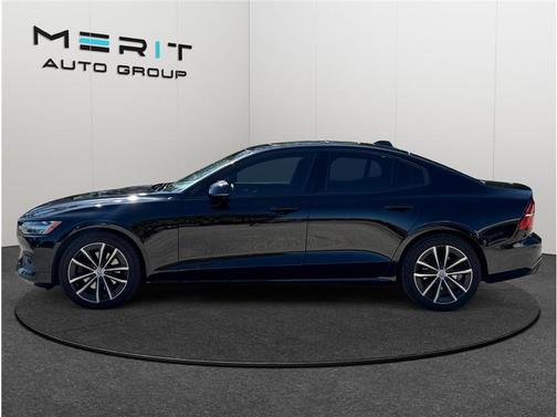 2021 Volvo S60 T5 Momentum