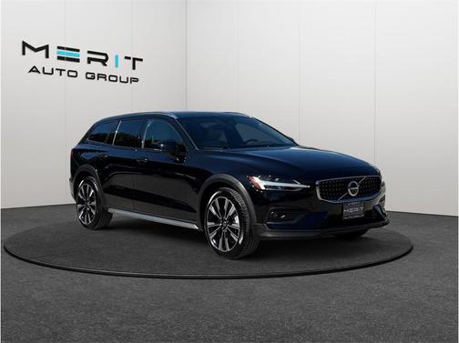 2024 Volvo V60 Cross Country B5 Ultimate
