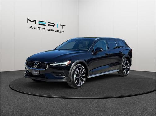 2024 Volvo V60 Cross Country B5 Ultimate