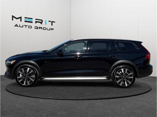 2024 Volvo V60 Cross Country B5 Ultimate
