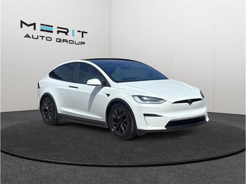 Pearl White Multi-Coat 2023 Tesla Model X Standard Range