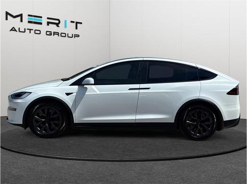 Pearl White Multi-Coat 2023 Tesla Model X Standard Range