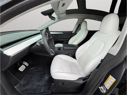 Pearl White Multi-Coat 2023 Tesla Model Y Performance Dual Motor All-Wheel Drive