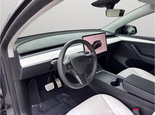 Pearl White Multi-Coat 2023 Tesla Model Y Performance Dual Motor All-Wheel Drive