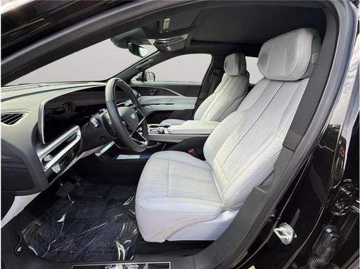 2025 Cadillac LYRIQ Sport