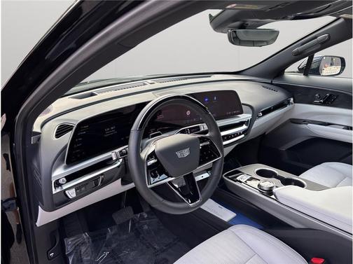 2025 Cadillac LYRIQ Sport
