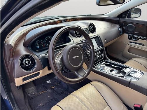 2016 Jaguar XJ XJ R-Sport