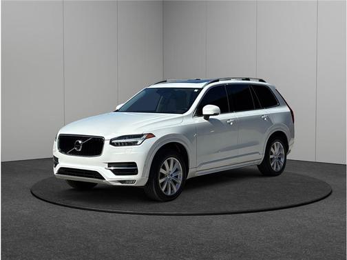 2017 Volvo XC90 T6 Momentum