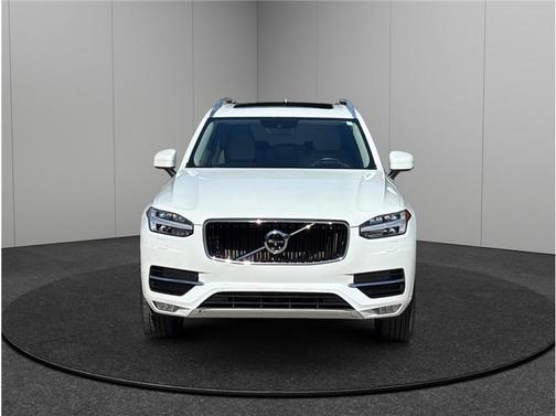2017 Volvo XC90 T6 Momentum
