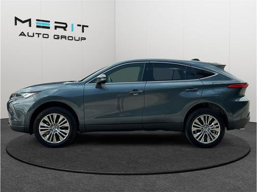 Coastal Gray Metallic 2022 Toyota Venza Limited