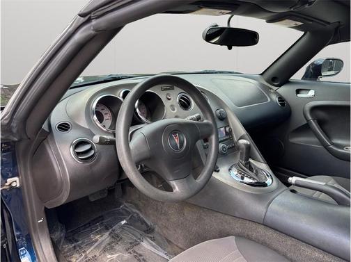 Deep (Dark Blue Metallic) 2007 Pontiac Solstice Convertible 2D