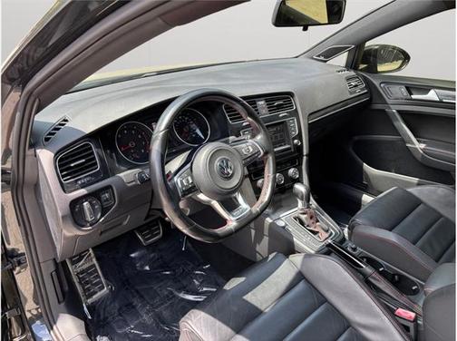2015 Volkswagen Golf GTI 2.0T SE 4-Door