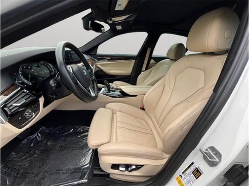 White 2017 BMW 540 540i Sedan 4D