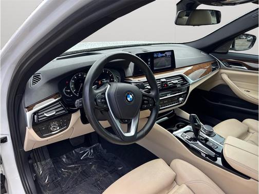 White 2017 BMW 540 540i Sedan 4D