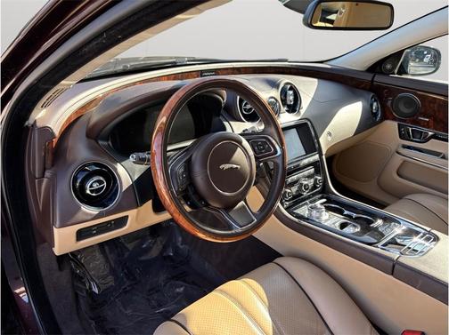 2016 Jaguar XJ XJ R-Sport