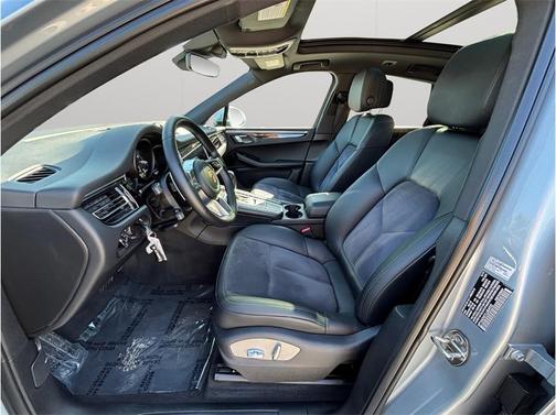 Dolomite Silver Metallic 2020 Porsche Macan Macan Sport Edition