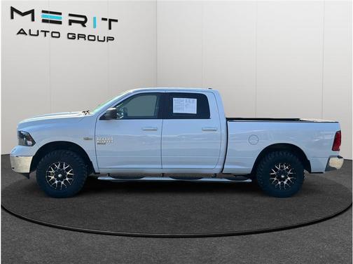2019 RAM 1500 SLT
