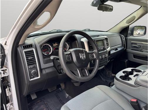 2019 RAM 1500 SLT