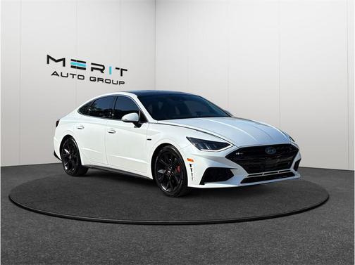 Quartz White 2022 Hyundai SONATA SE