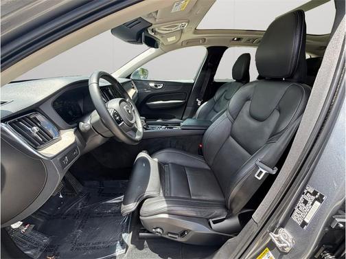 Gray 2021 Volvo XC60 T6 Inscription