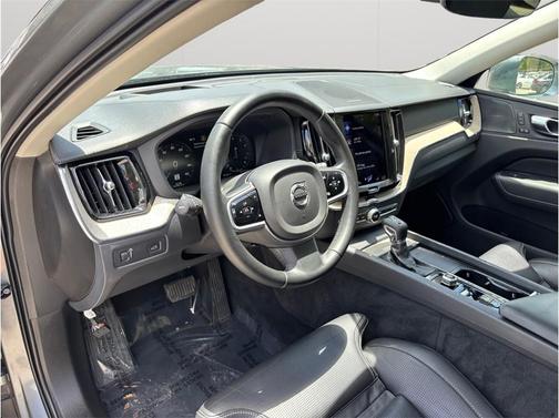 Gray 2021 Volvo XC60 T6 Inscription