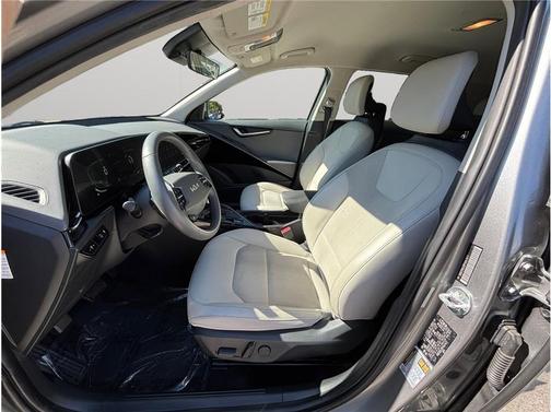 2023 Kia Niro EX