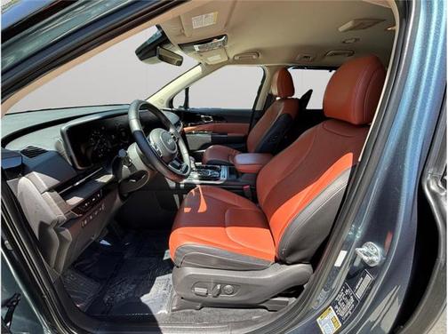 2023 Kia Carnival SX